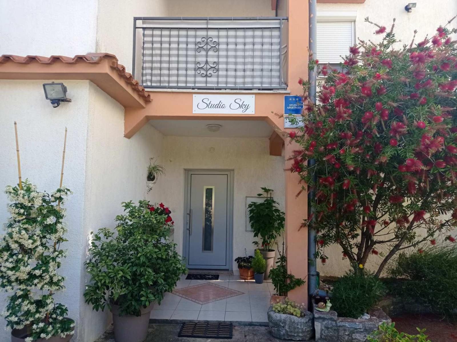 Studio Apartman Sky Rovinj Exterior photo